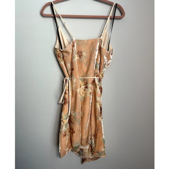 NWT Forever 21 Contemporary Pink Floral Wrap Short Mini Dress Size Small - Picture 8 of 9